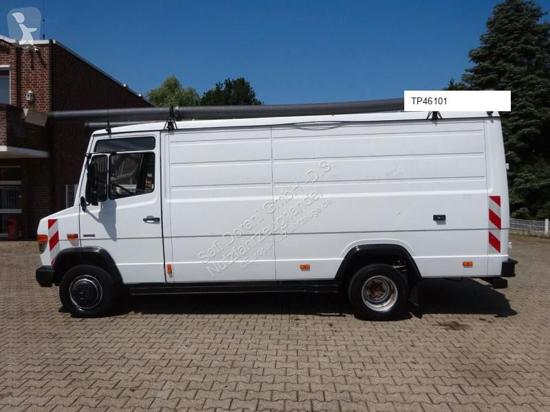 Véhicule utilitaire Mercedes 613D