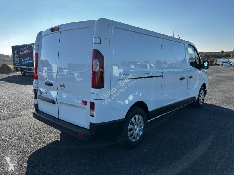 Véhicule utilitaire Nissan
