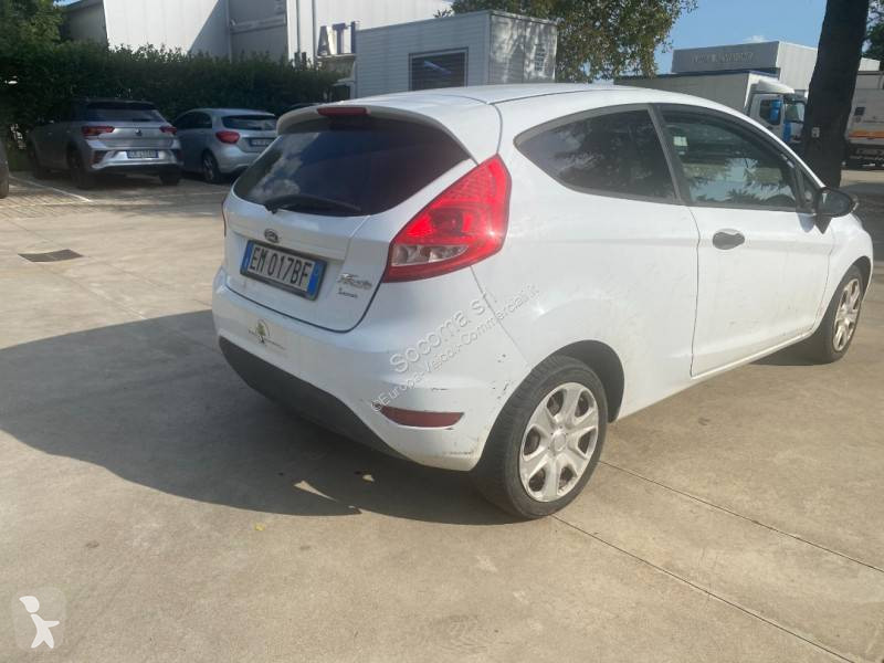 Véhicule utilitaire Ford