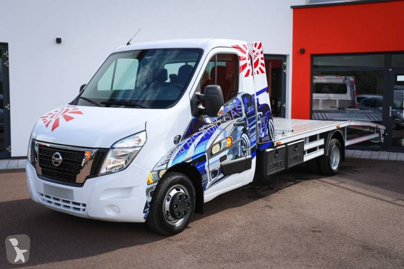 Véhicule utilitaire Nissan