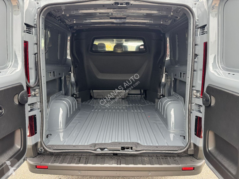 Véhicule utilitaire Renault CA L2H1 3T BLUE DCI...