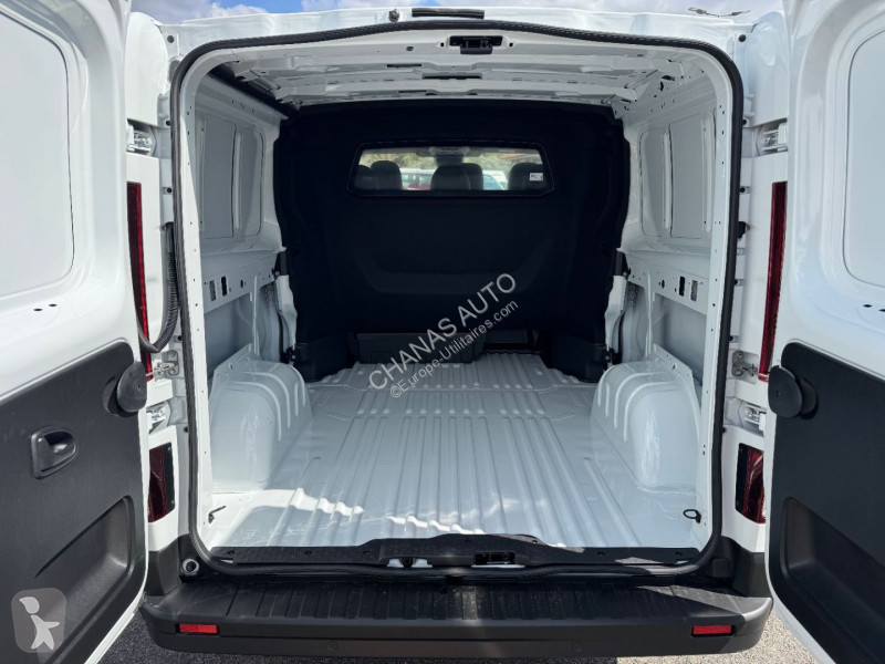 Véhicule utilitaire Renault BLUE DCI 150 GSR2...