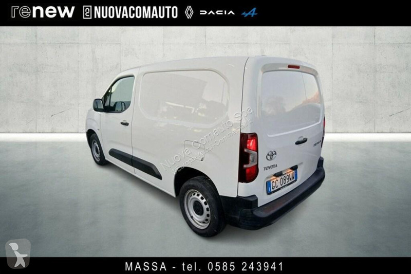 Véhicule utilitaire Toyota