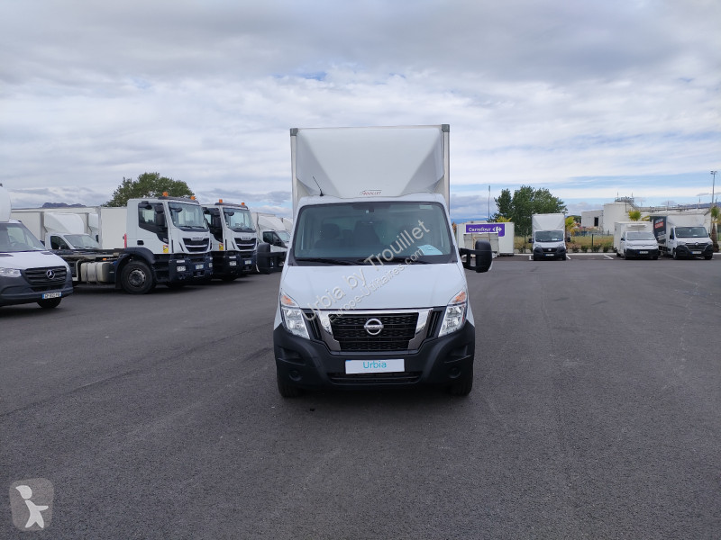 Samochód dostawczy Nissan 20M3 145 CV HAYON...