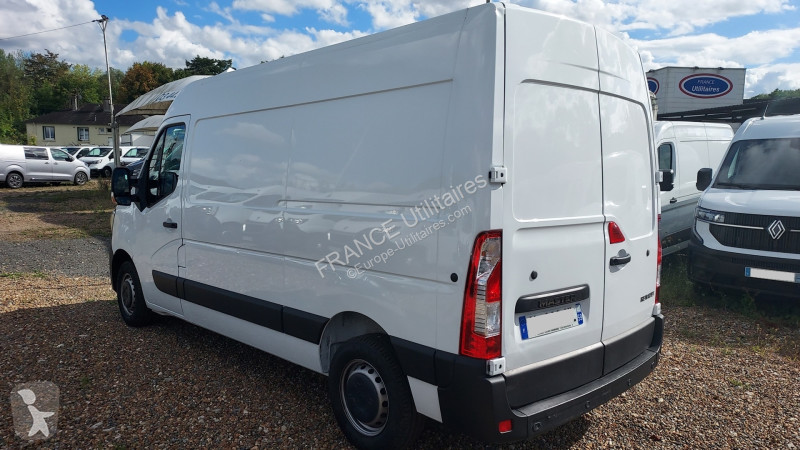 Véhicule utilitaire Renault MASTER III FG F3300...