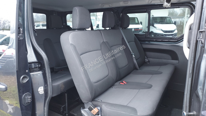 Véhicule utilitaire Renault TRAFIC III COMBI...
