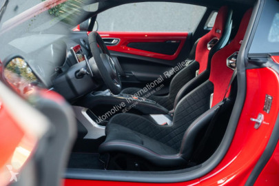 سيارة ذات بابين Alpine