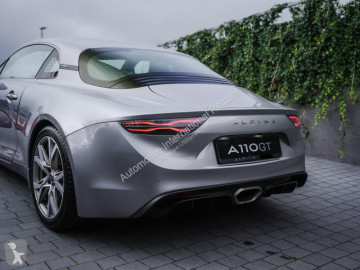 سيارة ذات بابين Alpine