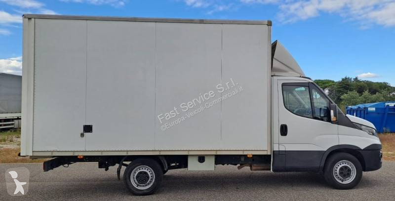 Furgoneta Iveco