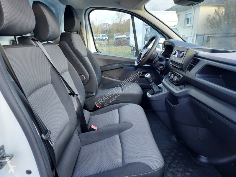 Véhicule utilitaire Renault TRAFIC III FG L1H1...