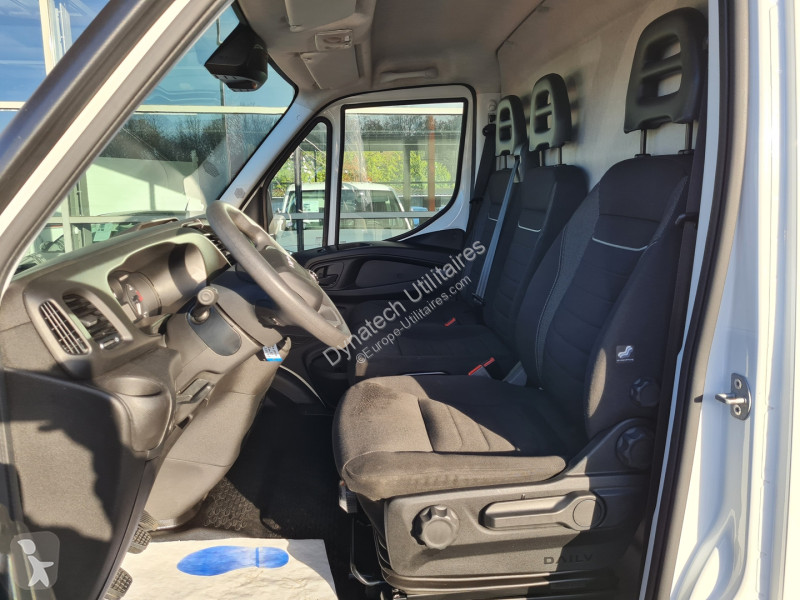 Véhicule utilitaire Iveco DAILY 35S FG 35S14 V12