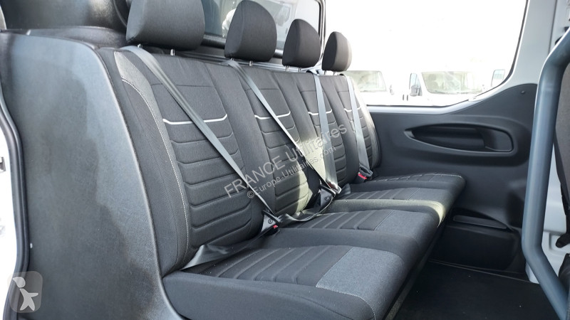 Véhicule utilitaire Iveco DAILY 35S FG 7 PLACES...