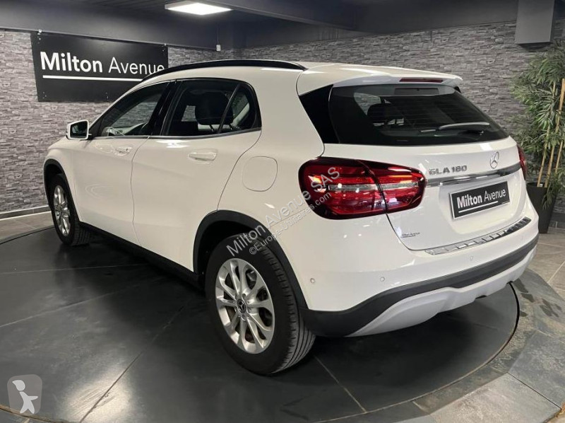 عربة نفعية Mercedes GLA 180  Inspiration
