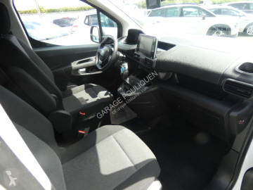 عربة نفعية مقفلة Peugeot