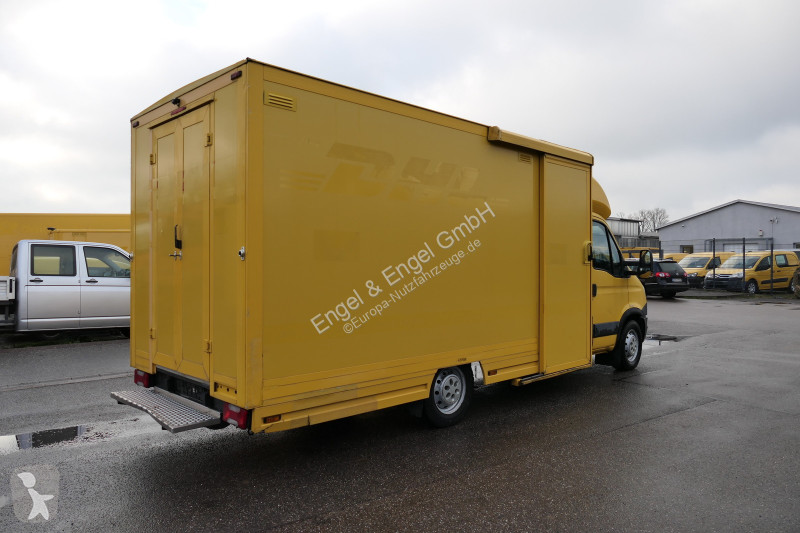 Véhicule utilitaire Iveco Daily 35 S11 C30C...