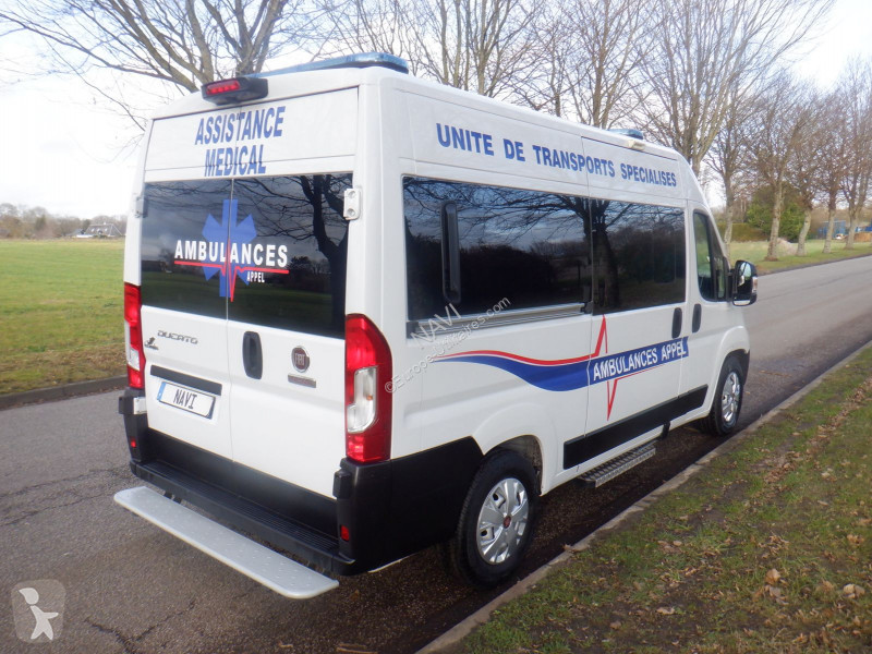 Furgoneta Fiat DUCATO AMBULANCE LES DAUPHINS...