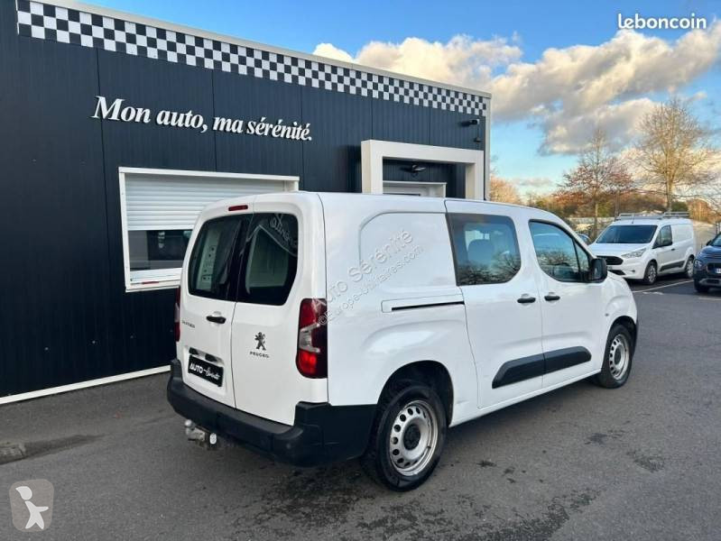 Samochód dostawczy Peugeot