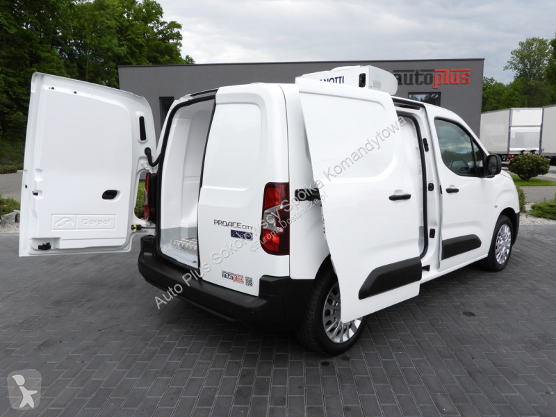 Véhicule utilitaire Toyota CITY