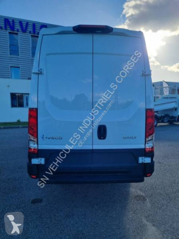 Fourgon long Iveco neuf