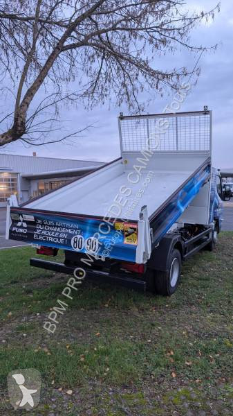 Utilitaire benne standard Fuso