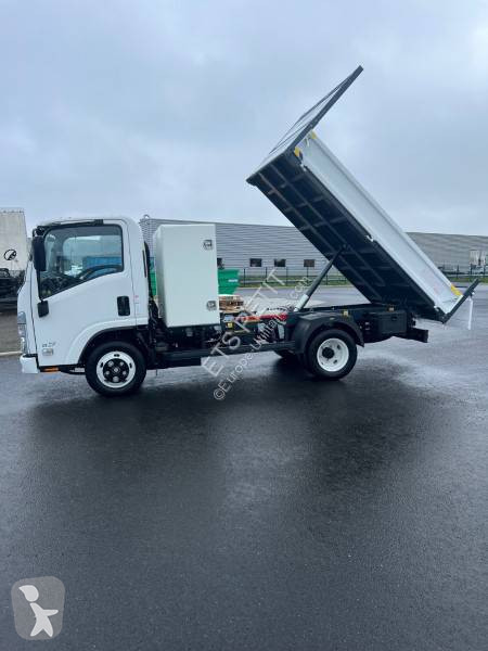 Véhicule utilitaire Isuzu