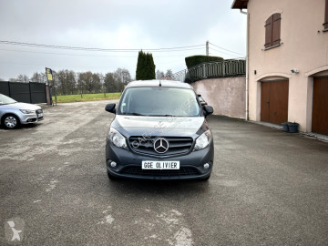 Fourgonnette Mercedes