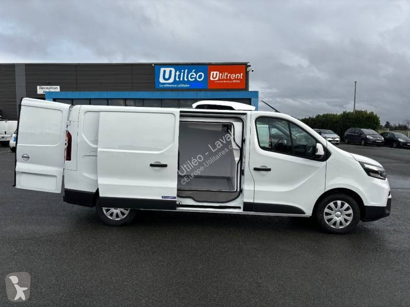 Véhicule utilitaire Nissan