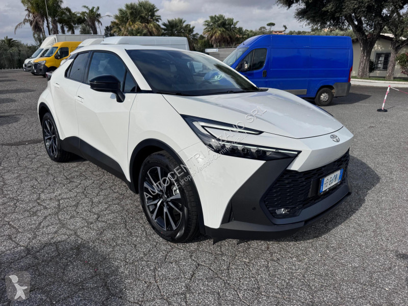 عربة نفعية Toyota C-HR