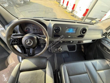 Utilitaire benne Mercedes