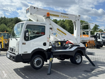 Лекотоварен автомобил Nissan Cabstar