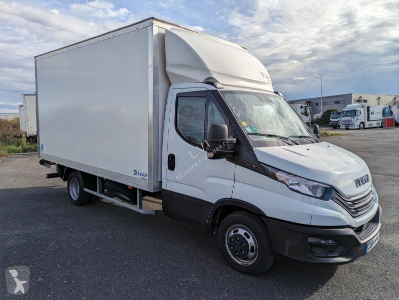 Véhicule utilitaire Iveco CCb 35C16H3.0...