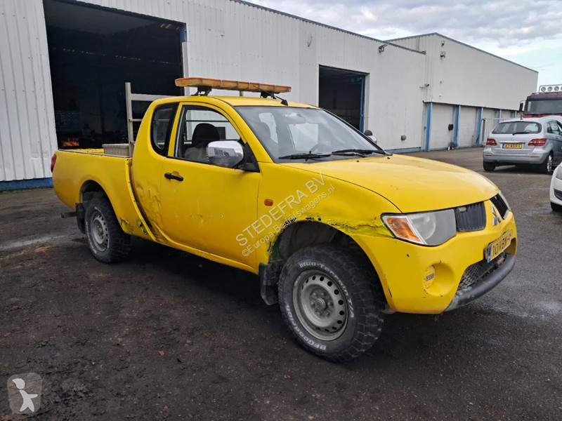 عربة نفعية Mitsubishi 4x4 , 2.5 Di-D , Club cab