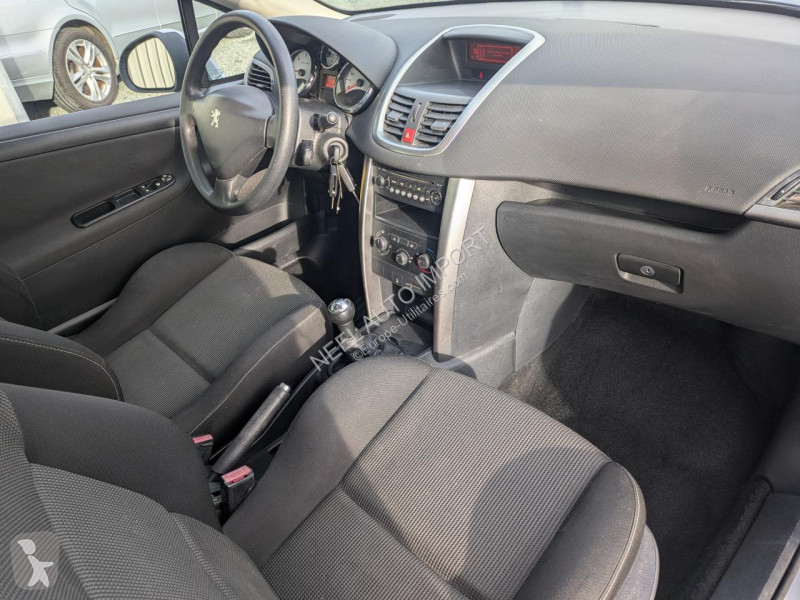 Véhicule utilitaire Peugeot 207 CC SPORT 1.6...