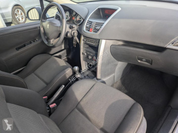 سيارة عربة مكشوفة Peugeot