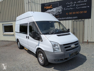 عربة نفعية مقفلة Ford