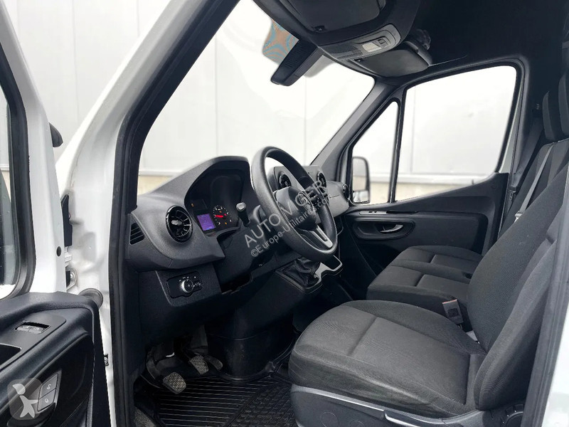Samochód dostawczy Mercedes 315...