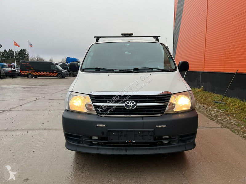 Samochód dostawczy Toyota 4x4 HiAce