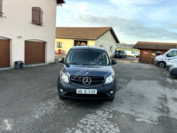 Fourgonnette Mercedes