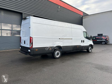 Fourgon Iveco neuf