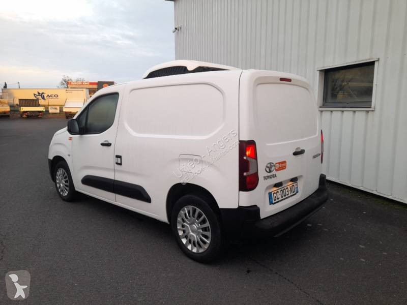 Véhicule utilitaire Toyota