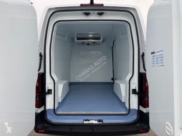 عربة نفعية برّاد Renault
