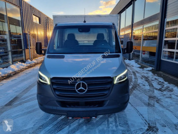 Utilitaire plateau Mercedes