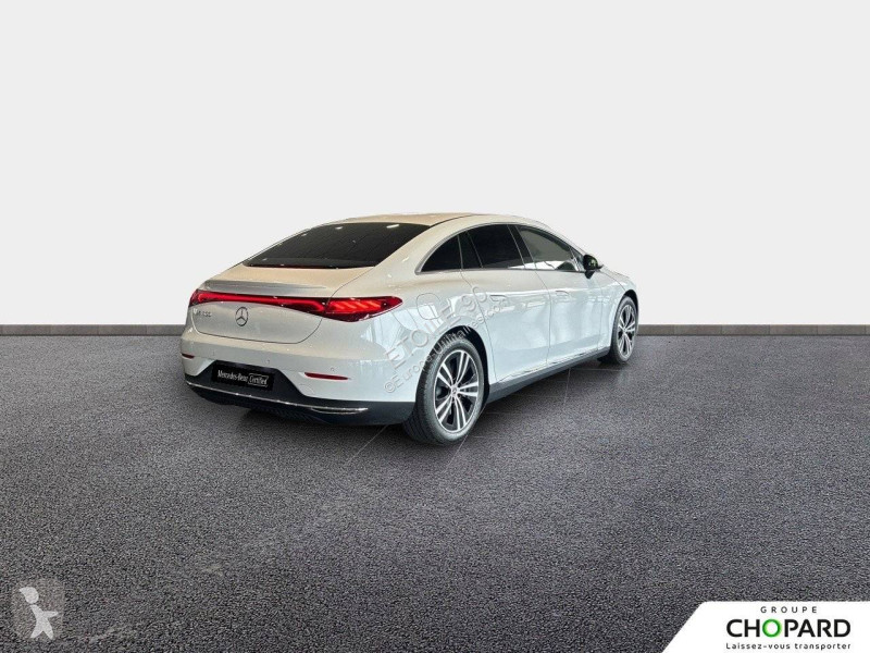 عربة نفعية Mercedes EQE 300