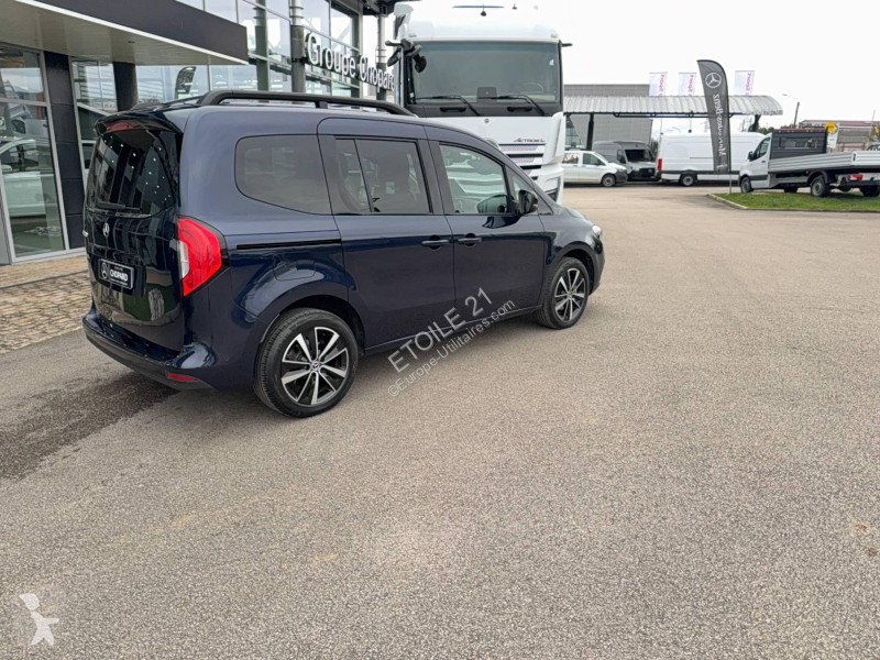 عربة نفعية Mercedes EQT 200
