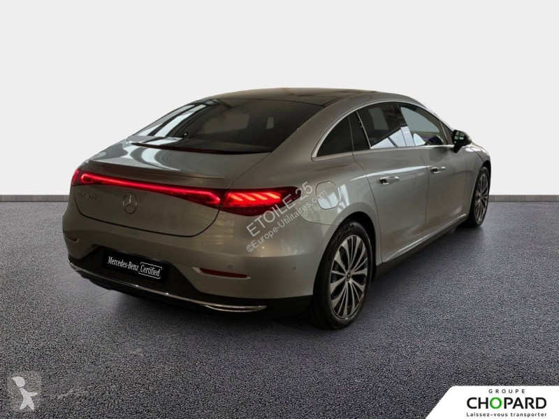 عربة نفعية Mercedes EQE 300
