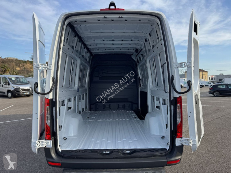 Véhicule utilitaire Mercedes 317 CDI 37 3.5T...