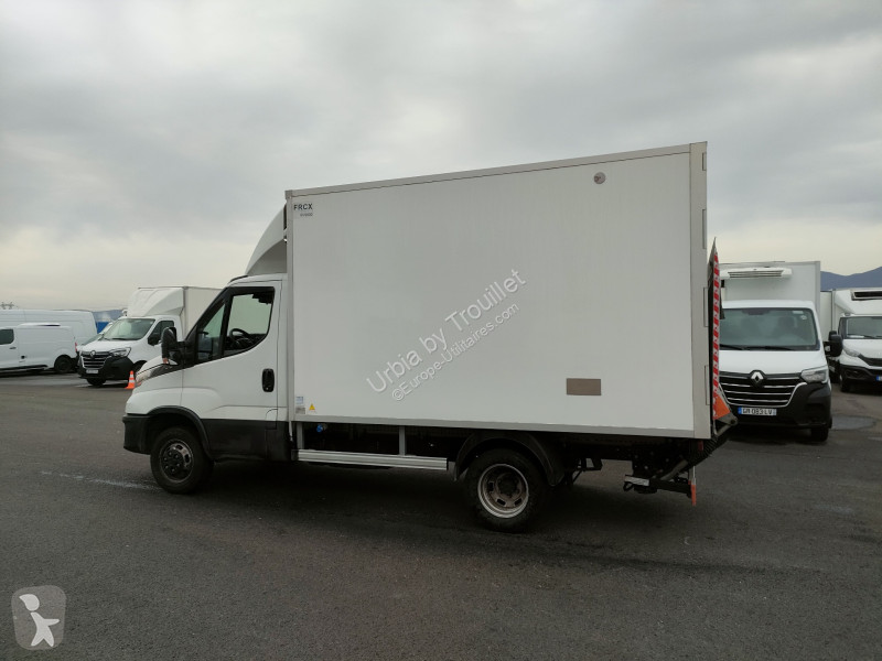 Véhicule utilitaire Iveco FRIGO 12M3 160 CV...