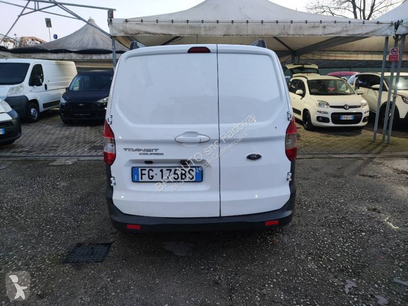 Véhicule utilitaire Ford