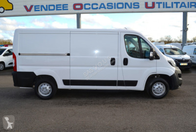 Fourgon Peugeot
