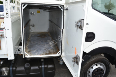 Utilitaire benne Nissan